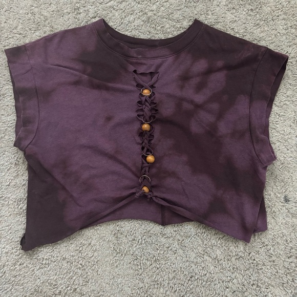 Burgundy Fairy Top with Wooden Beads and Golden Rings - Picture 6 of 8